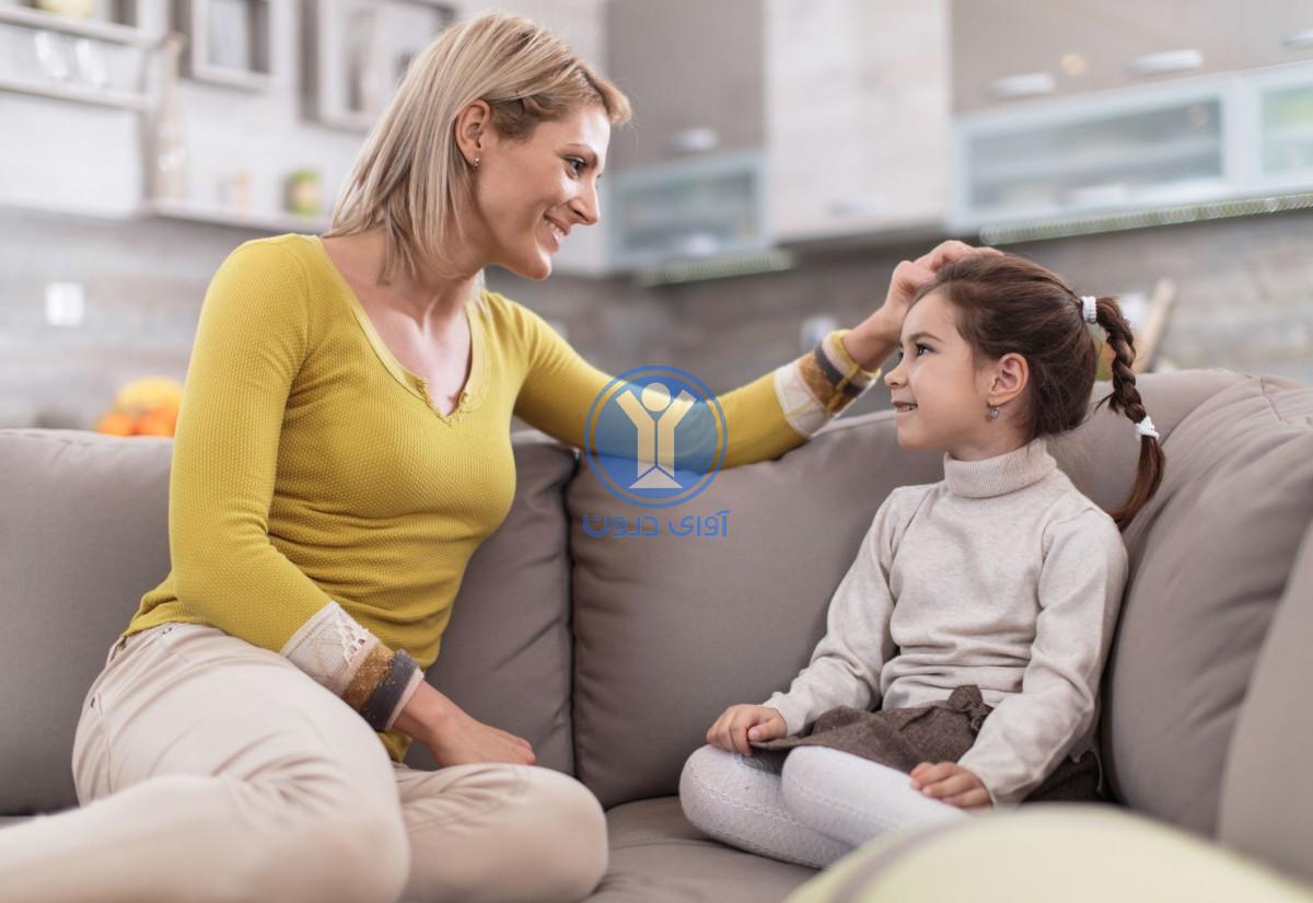 والدین چگونه با کودک خجالتی رفتار کنند؟